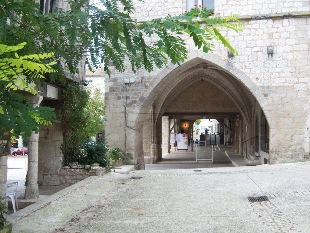 Petit Gîte des Augustins Monflanquin Exterior foto