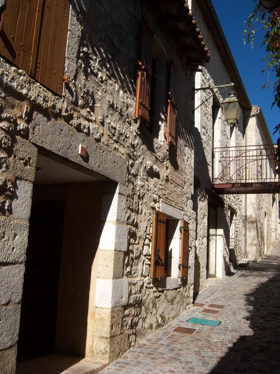 Petit Gîte des Augustins Monflanquin Exterior foto