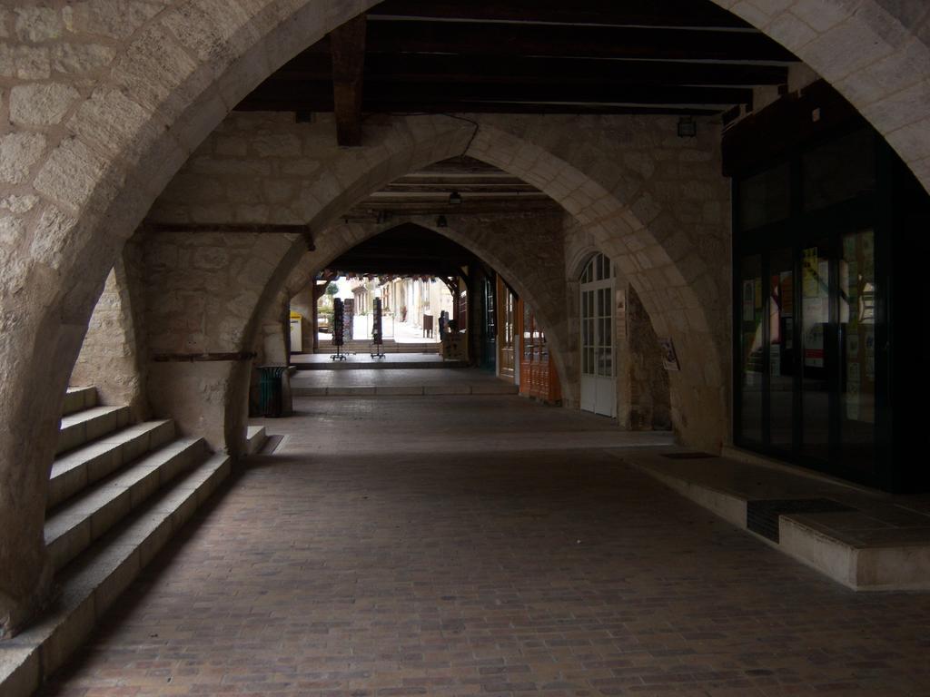 Petit Gîte des Augustins Monflanquin Exterior foto
